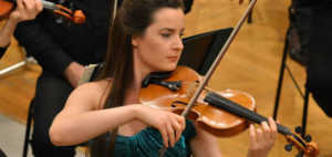Amalia-Hall-Violin-Violinist-696x329