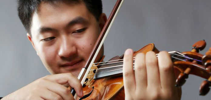 Boson Mo Violinist