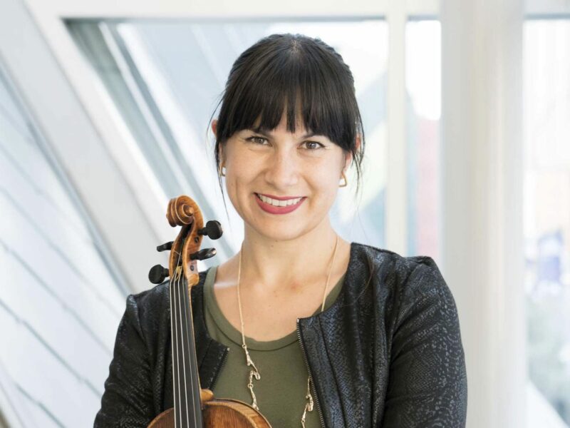 Danielle Belen violinist