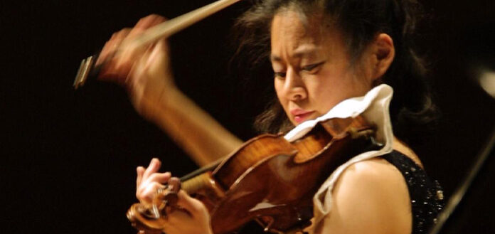 NEW TO YOUTUBE | Violinist Midori in 1990 — Mendelssohn Violin Concerto - image attachment