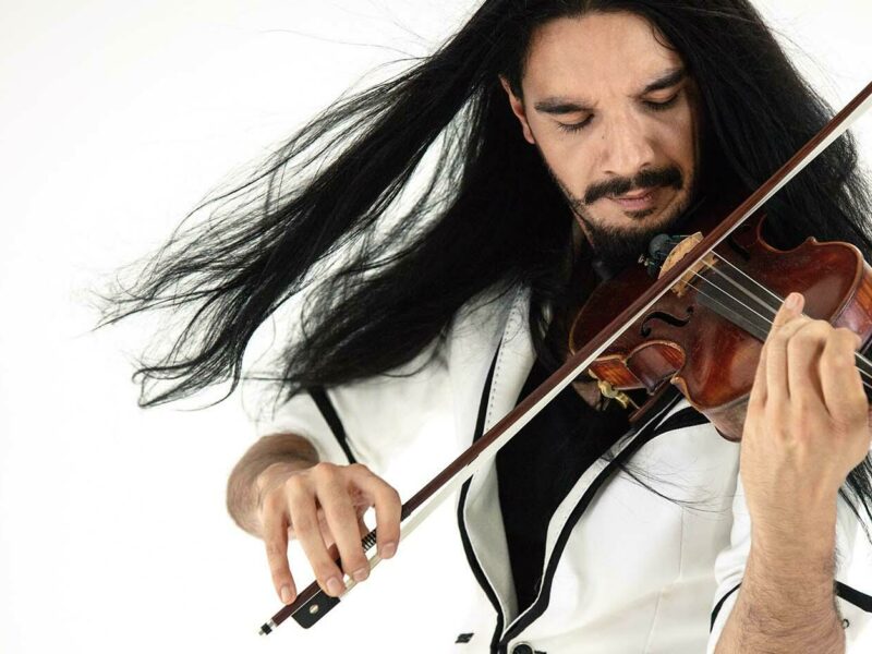Violinist Nemanja Radulović Signs with Warner Classics and Erato - image attachment