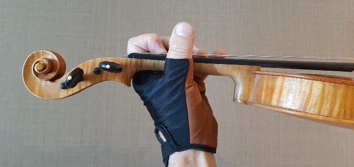 Violinist & Inventor Peter Kaman Talks Us Through His New Left Hand VioGlove - image attachment
