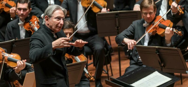 Conductor Michael Tilson Thomas Returns to the Stage  - image attachment