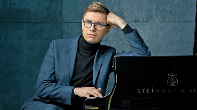 Víkingur Ólafsson to Perform World Premiere of Piano Concerto - image attachment